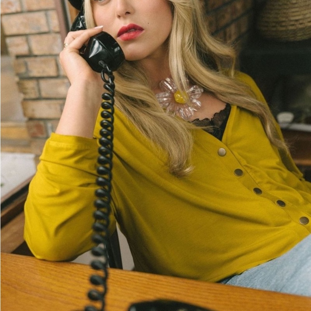 JACKSON ROWE ~ SWAN CROP CARDIGAN IN OCHRE (large)